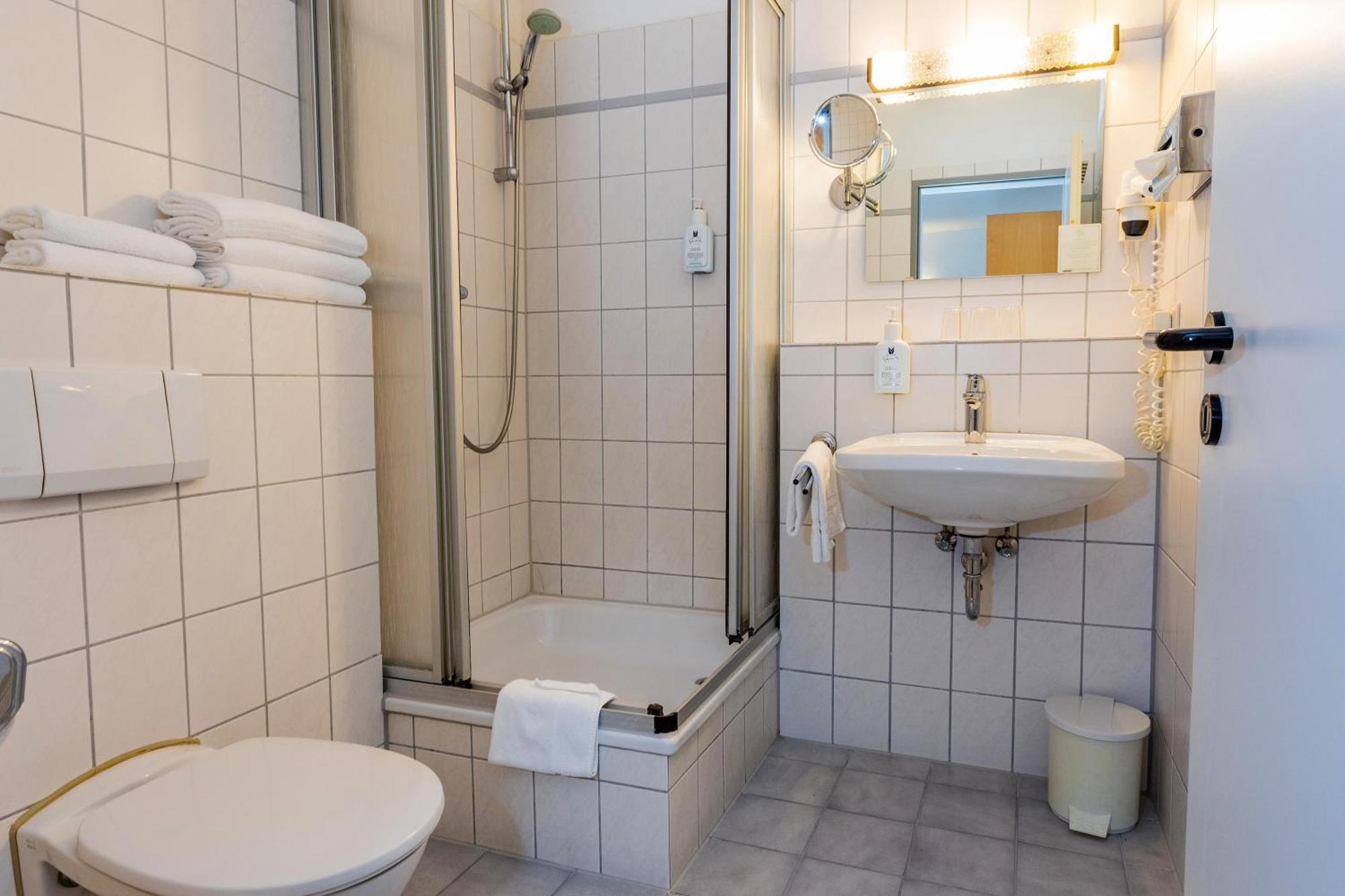 Hotel & Wirtshaus Hansen Bergisch Gladbach Eksteriør billede