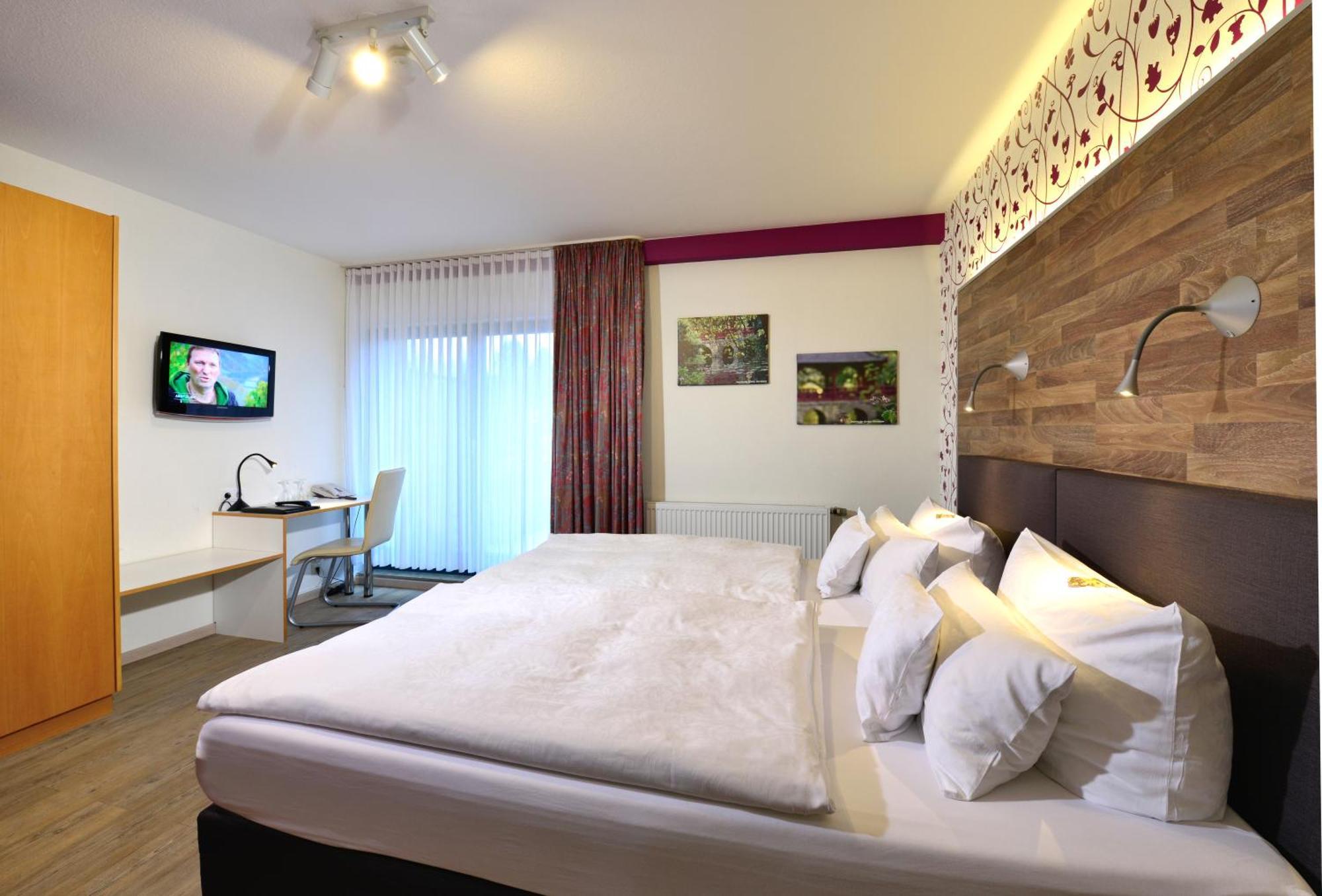 Hotel & Wirtshaus Hansen Bergisch Gladbach Eksteriør billede