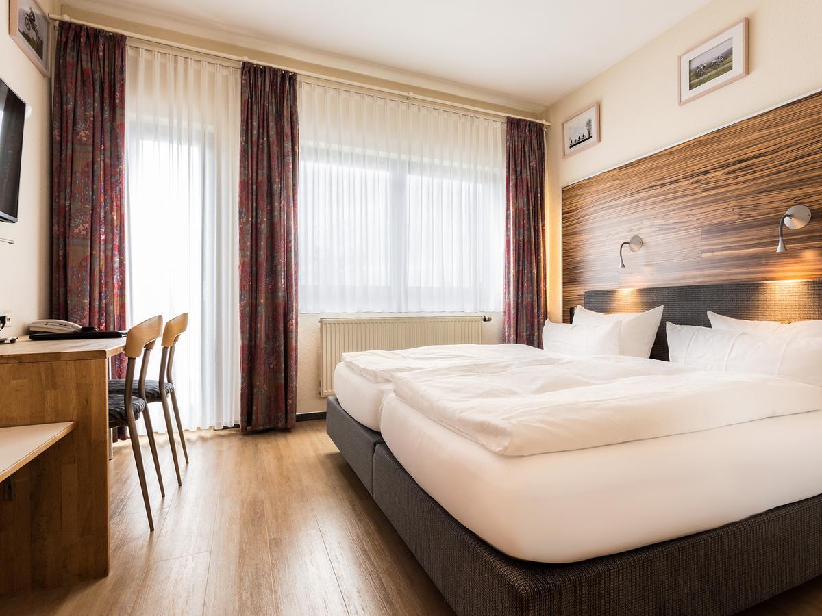 Hotel & Wirtshaus Hansen Bergisch Gladbach Eksteriør billede